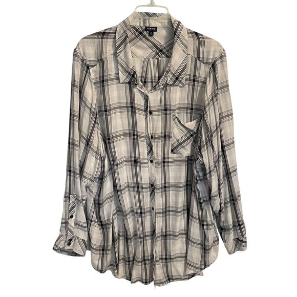 Torrid Lizzie Rayon Twill Button-Up Shirt Womens Size 5X Black & White Plaid - Picture 2 of 10